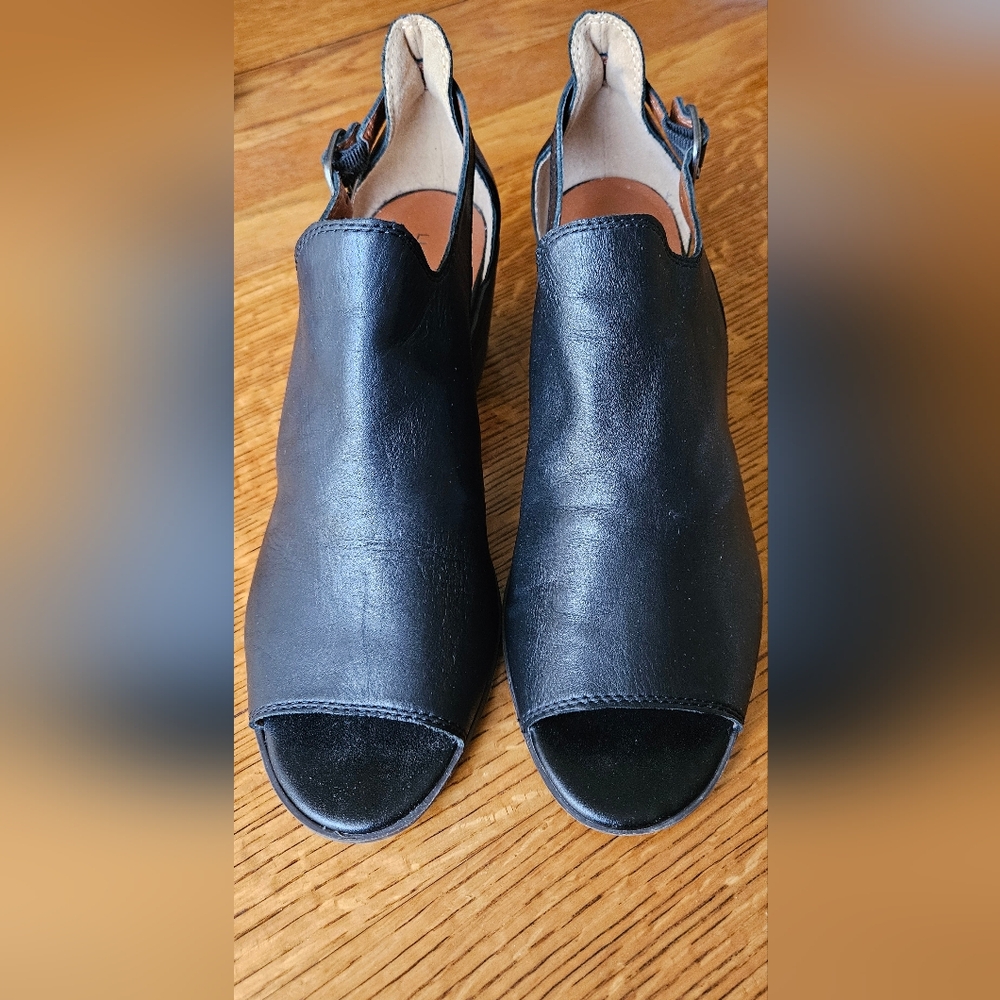 Lucky Brand Size 9 1/2  Chunky Heeled Sandal